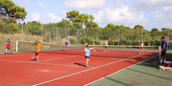 Terrain de tennis