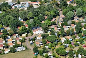 Vue aérienne du camping La Brande