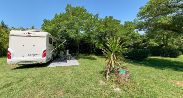 emplacement avec camping car 